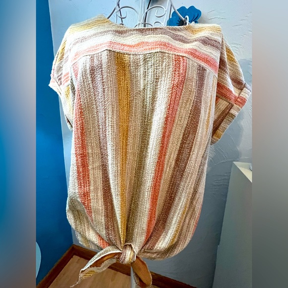 W5 tie front neutral colors super cute top size M - Picture 1 of 7